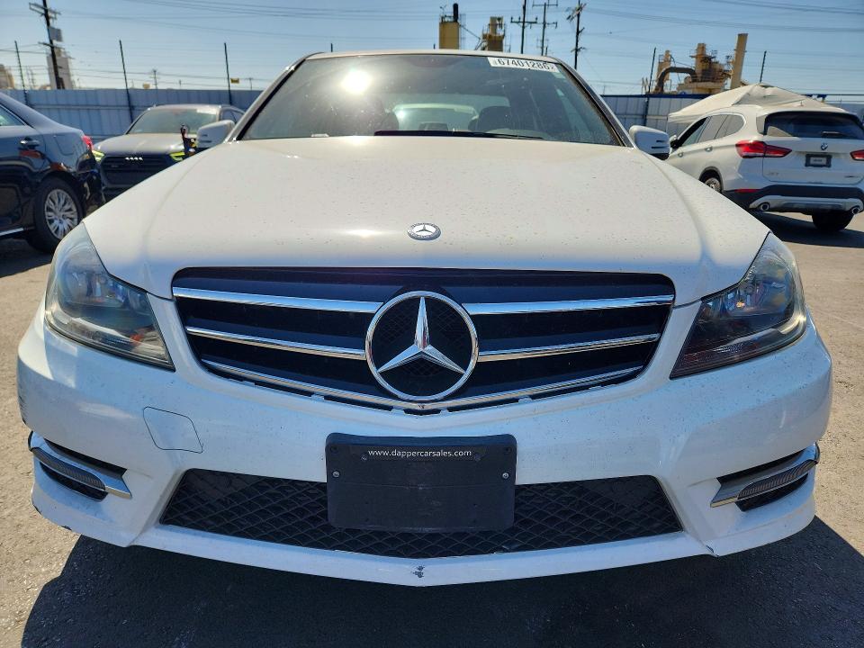 67401286 :رقم المزاد ، WDDGF4HB0EG242799 vin ، 2014 Mercedes-benz C مزاد بيع