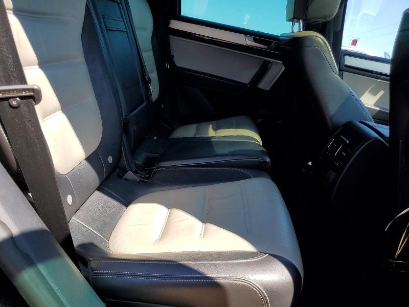 68939756 :رقم المزاد ، WVGRF7BP3HD003628 vin ، 2017 Volkswagen Touareg مزاد بيع