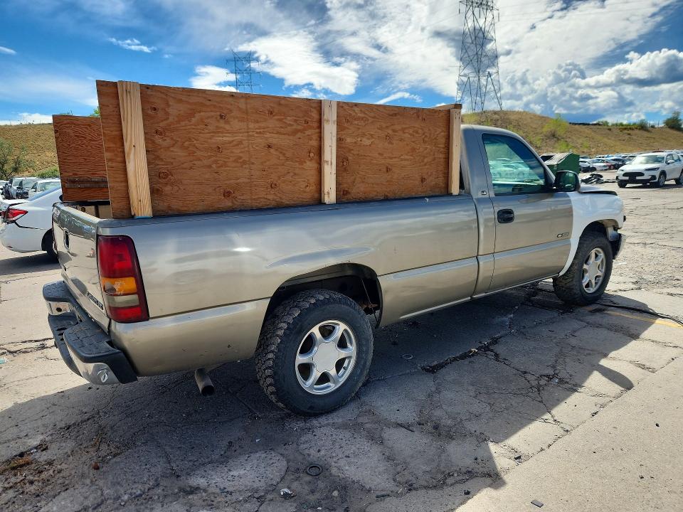 Продажа на аукционе авто 2000 Chevrolet Silverado, vin: 1GCEK14T3YE432851, номер лота: 69400416