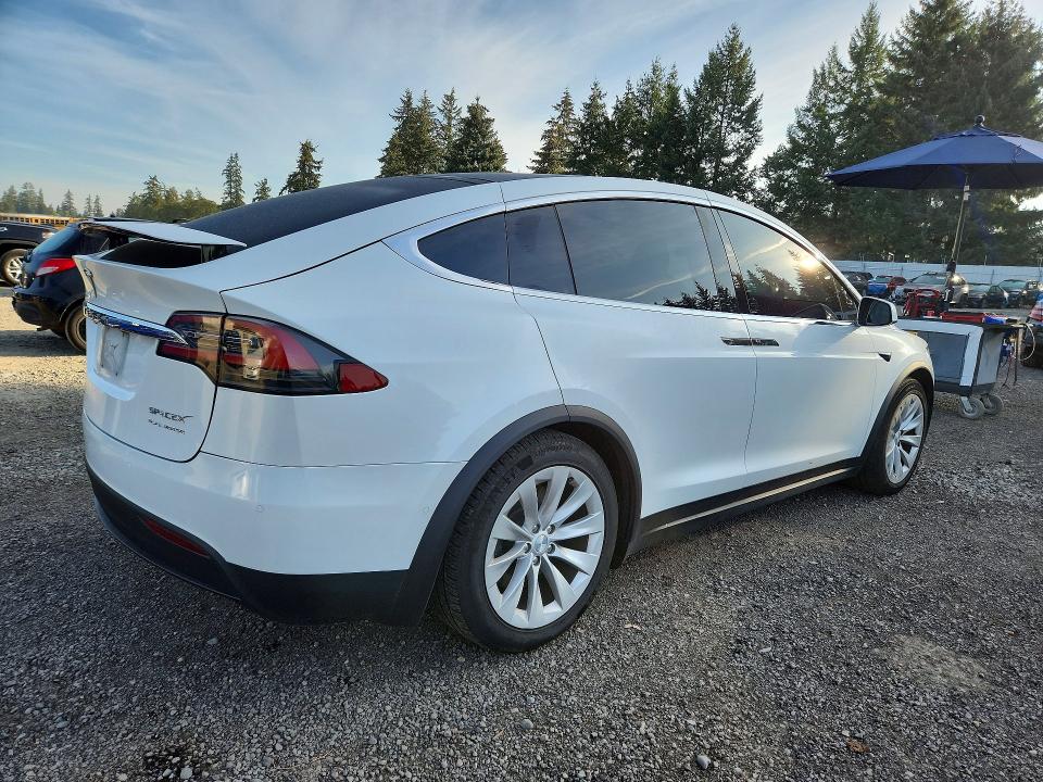 2020 Tesla Model X მანქანა იყიდება აუქციონზე, vin: 5YJXCAE27LF238441, აუქციონის ნომერი: 66852766