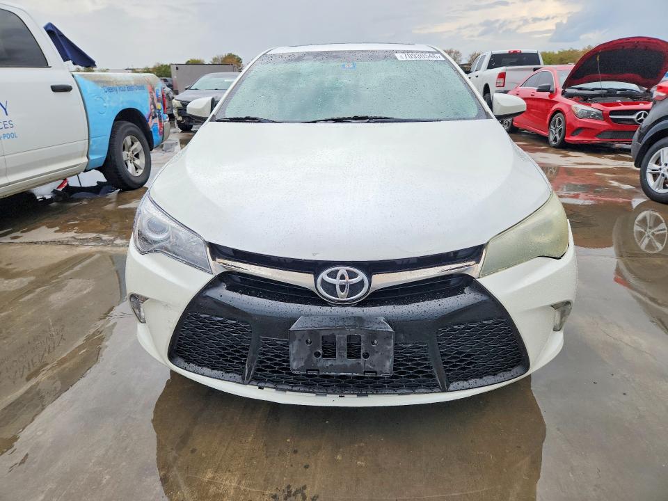 70930546 :رقم المزاد ، 4T1BF1FK6GU163966 vin ، 2016 Toyota Camry مزاد بيع