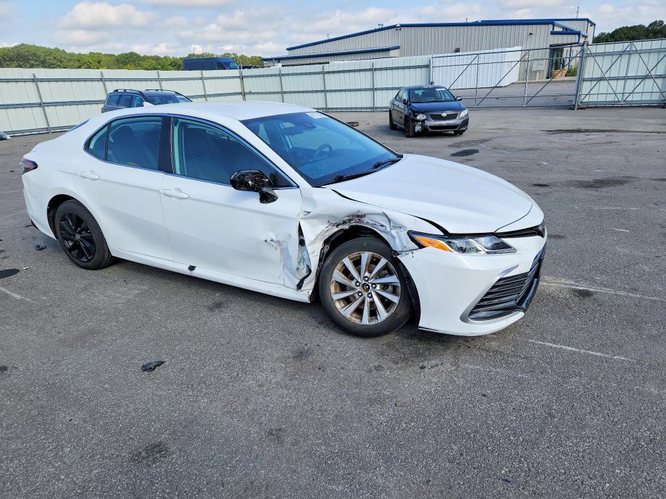 Продаж на аукціоні авто 2023 Toyota Camry, vin: 4T1C11AK3PU805229, номер лоту: 69172556