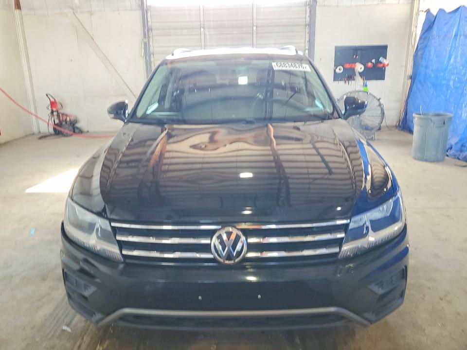 2018 Volkswagen Tiguan მანქანა იყიდება აუქციონზე, vin: 3VV1B7AX8JM200417, აუქციონის ნომერი: 68834876