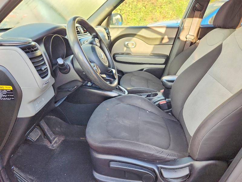 67997576 :رقم المزاد ، KNDJN2A23J7555602 vin ، 2018 Kia Soul مزاد بيع