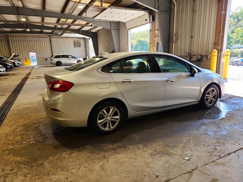 67726526 :رقم المزاد ، 1G1BE5SM5H7243371 vin ، 2017 Chevrolet Cruze مزاد بيع