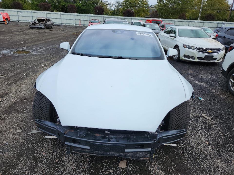 70421886 :رقم المزاد ، 5YJSA1E25GF160912 vin ، 2016 Tesla Model S مزاد بيع