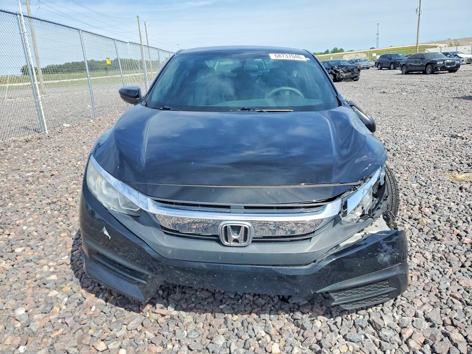 68737046 :رقم المزاد ، 2HGFC4B08HH311996 vin ، 2017 Honda Civic مزاد بيع