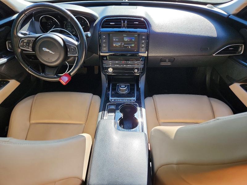 2017 Jaguar Xe მანქანა იყიდება აუქციონზე, vin: SAJAJ4BV1HCP10246, აუქციონის ნომერი: 68000346