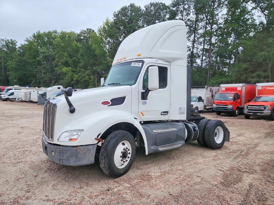 Продажа на аукционе авто 2017 Peterbilt 579, vin: 1XPBA48X4HD428977, номер лота: 69957346