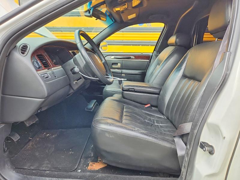 67634996 :رقم المزاد ، 1L1FM88W07Y604257 vin ، 2007 Lincoln Town Car مزاد بيع