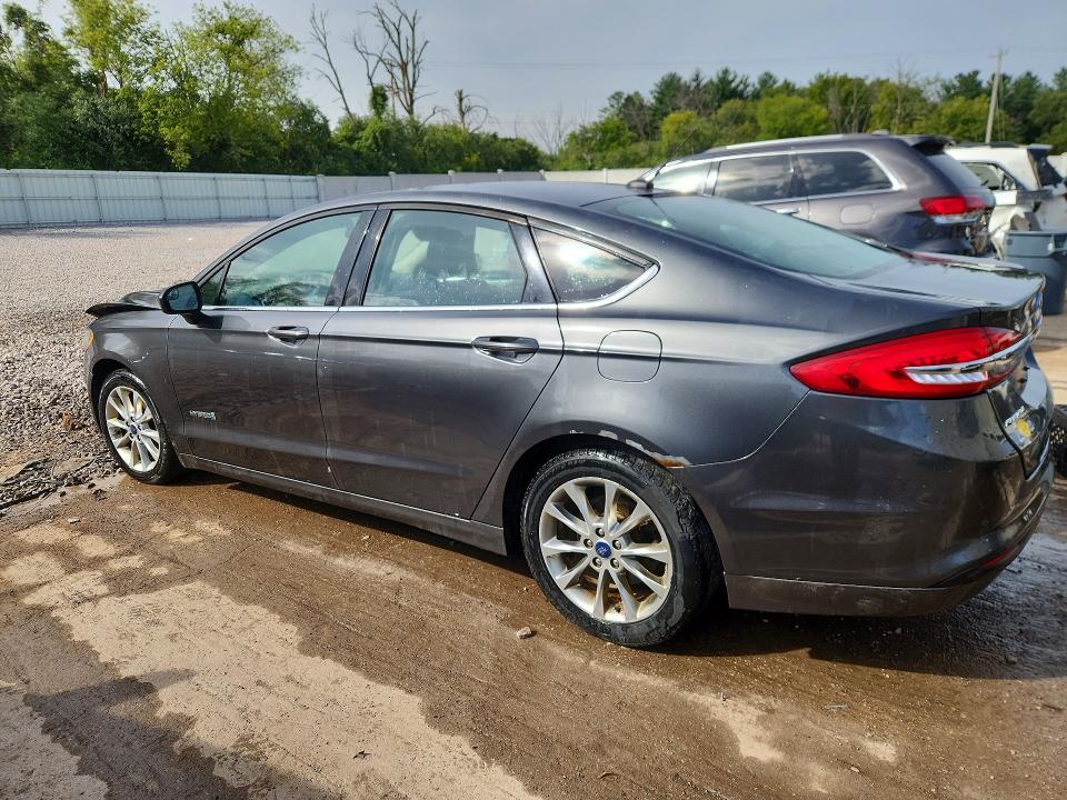 68400466 :رقم المزاد ، 3FA6P0LU2HR325822 vin ، 2017 Ford Fusion مزاد بيع
