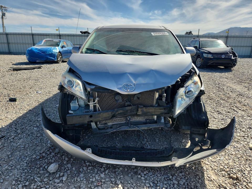 Auction sale of the 2012 Toyota Sienna, vin: 5TDKA3DC1CS015121        , lot number: 69089366