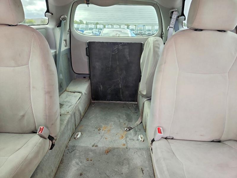 2011 Toyota Sienna მანქანა იყიდება აუქციონზე, vin: 5TDZK3DC4BS025040, აუქციონის ნომერი: 70353156