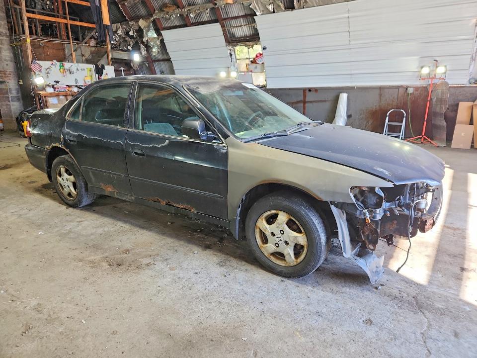 2000 Honda Accord მანქანა იყიდება აუქციონზე, vin: 1HGCG6674YA122920, აუქციონის ნომერი: 70355446