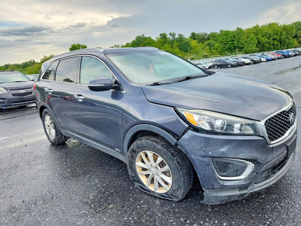 67045176 :رقم المزاد ، 5XYPGDA37HG258919 vin ، 2017 Kia Sorento مزاد بيع