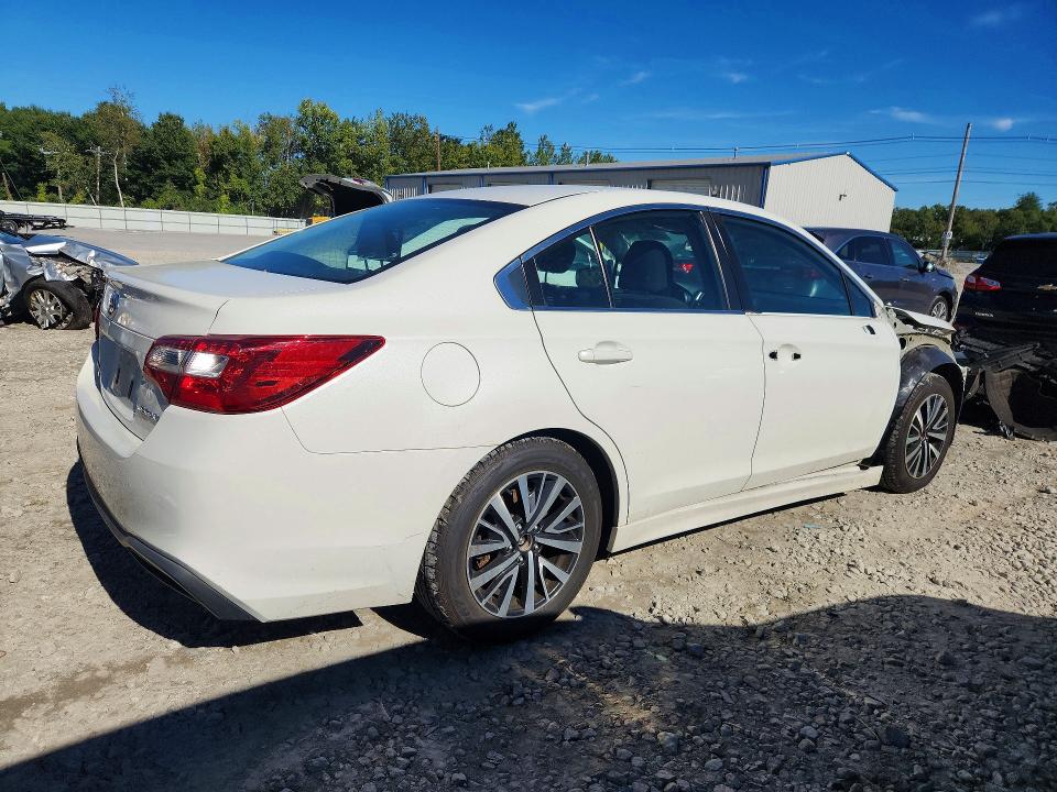 2018 Subaru Legacy მანქანა იყიდება აუქციონზე, vin: 4S3BNAB67J3021235, აუქციონის ნომერი: 69854526