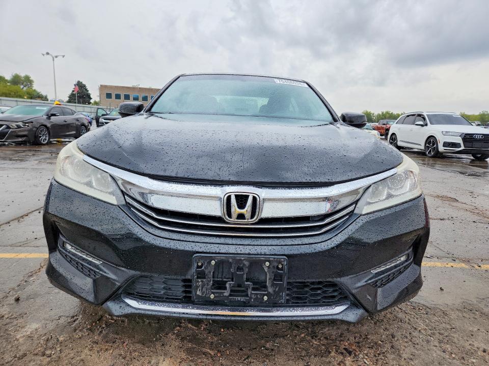 70406926 :رقم المزاد ، 1HGCR3F8XGA009635 vin ، 2016 Honda Accord مزاد بيع