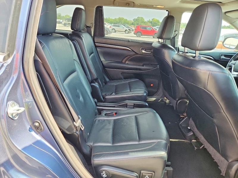 Продажа на аукционе авто 2015 Toyota Highlander, vin: 5TDDKRFH4FS211057, номер лота: 67995066