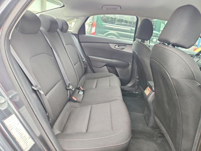 2021 Kia Forte მანქანა იყიდება აუქციონზე, vin: 3KPF24AD8ME352379, აუქციონის ნომერი: 70710176
