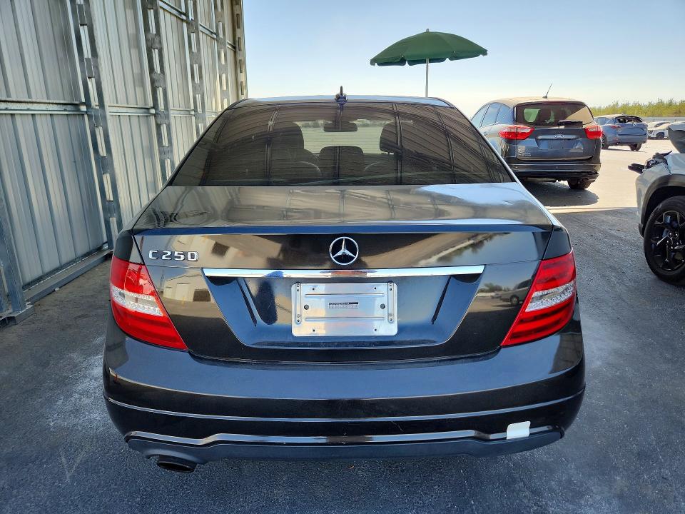 Продажа на аукционе авто 2012 Mercedes-benz C, vin: WDDGF4HB2CA625109, номер лота: 71035066