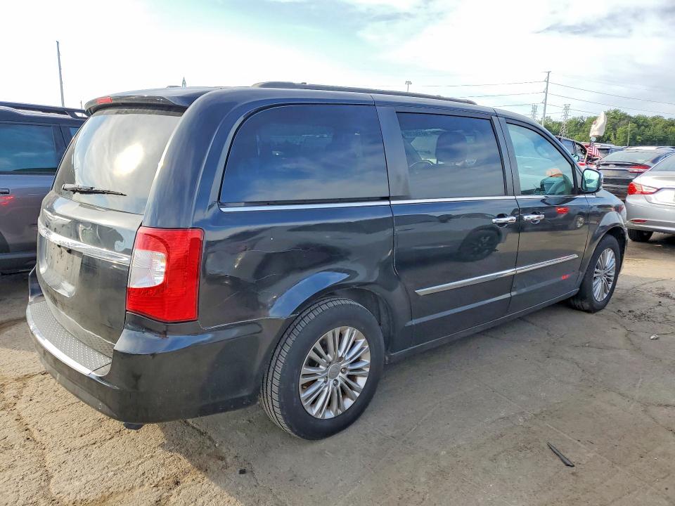 68150706 :رقم المزاد ، 2C4RC1CG5FR655640 vin ، 2015 Chrysler Town & Country مزاد بيع
