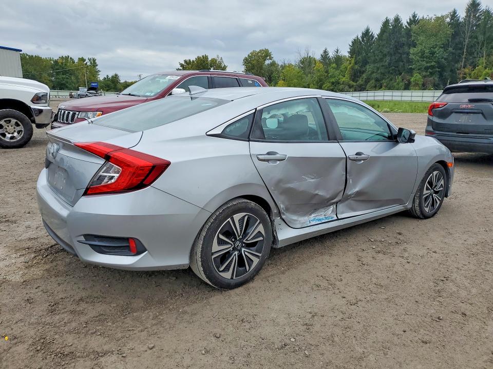 70519086 :رقم المزاد ، 19XFC1F70HE032722 vin ، 2017 Honda Civic مزاد بيع