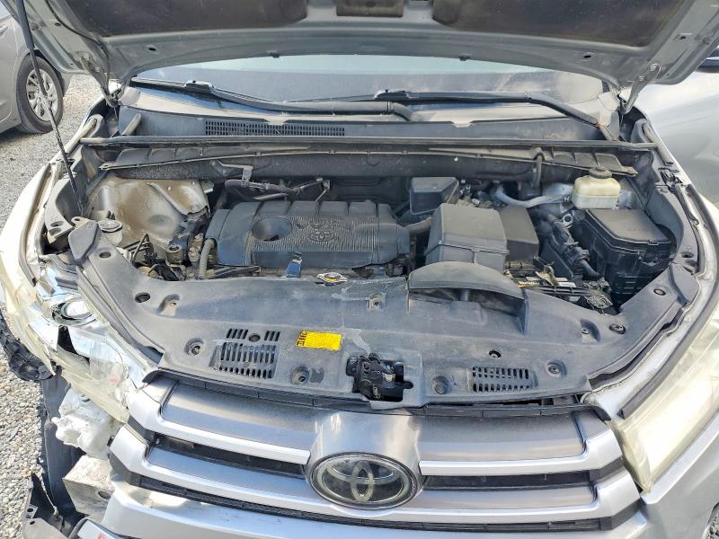 2017 Toyota Highlander მანქანა იყიდება აუქციონზე, vin: 5TDZARFH3HS024257, აუქციონის ნომერი: 70893866