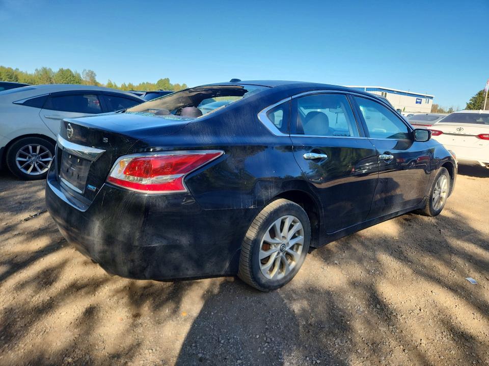 2015 Nissan Altima მანქანა იყიდება აუქციონზე, vin: 1N4AL3AP9FN366226, აუქციონის ნომერი: 68974836