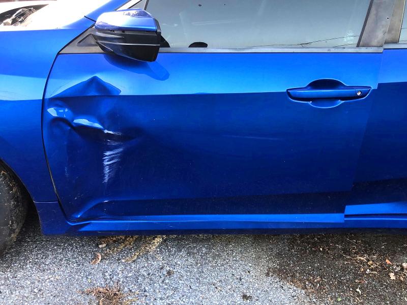 69985276 :رقم المزاد ، 19XFC2F54JE205555 vin ، 2018 Honda Civic مزاد بيع
