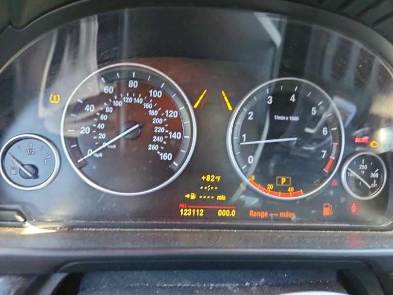 67773436 :رقم المزاد ، WBAFR9C5XBC758325 vin ، 2011 Bmw 550 مزاد بيع