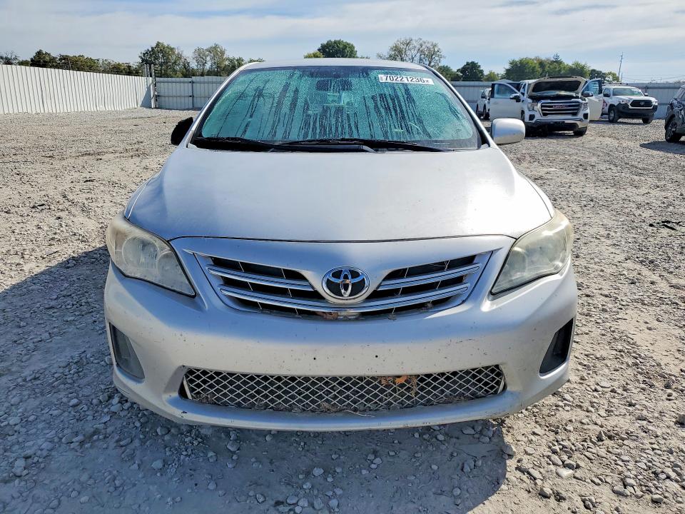 70221236 :رقم المزاد ، 5YFBU4EE4DP203395 vin ، 2013 Toyota Corolla مزاد بيع