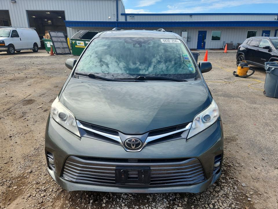 Продажа на аукционе авто 2019 Toyota Sienna, vin: 5TDYZ3DC4KS985689, номер лота: 68301256
