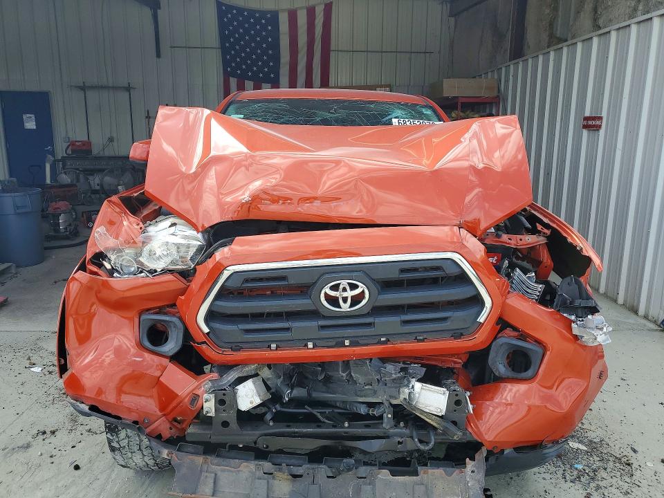 Продаж на аукціоні авто 2017 Toyota Tacoma, vin: 5TFCZ5AN7HX121900, номер лоту: 68353976