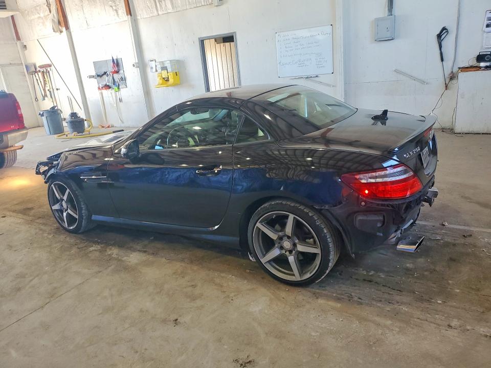 69003246 :رقم المزاد ، WDDPK4HA9FF111087 vin ، 2015 Mercedes-benz Slk مزاد بيع