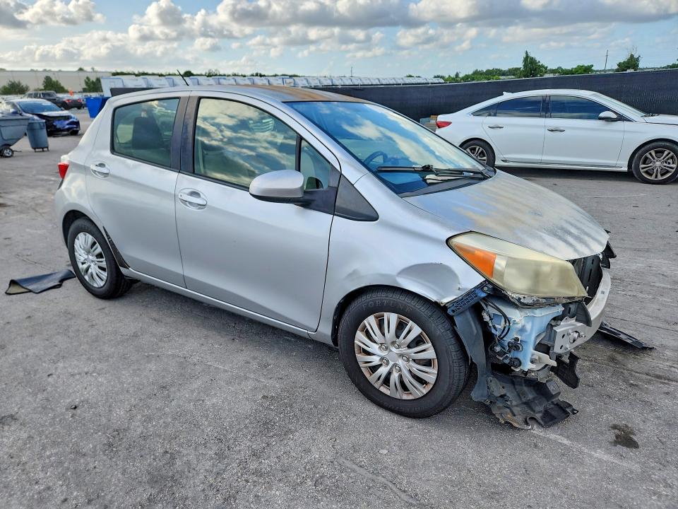 2013 Toyota Yaris მანქანა იყიდება აუქციონზე, vin: JTDKTUD36DD551172, აუქციონის ნომერი: 69303576