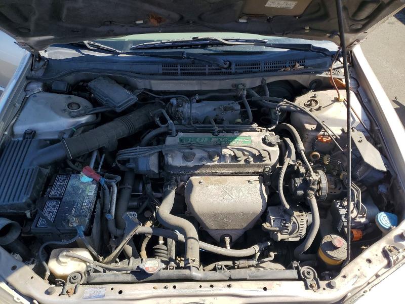 1998 Honda Accord მანქანა იყიდება აუქციონზე, vin: 1HGCG6679WA158017, აუქციონის ნომერი: 69462256