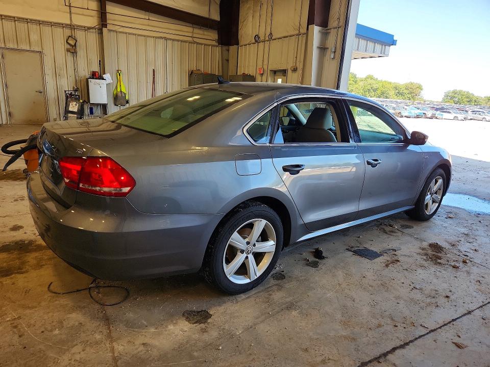 2015 Volkswagen Passat მანქანა იყიდება აუქციონზე, vin: 1VWAS7A33FC100372, აუქციონის ნომერი: 68164366