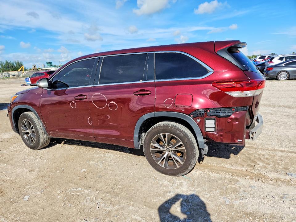 2018 Toyota Highlander მანქანა იყიდება აუქციონზე, vin: 5TDZARFH4JS034222, აუქციონის ნომერი: 68019186