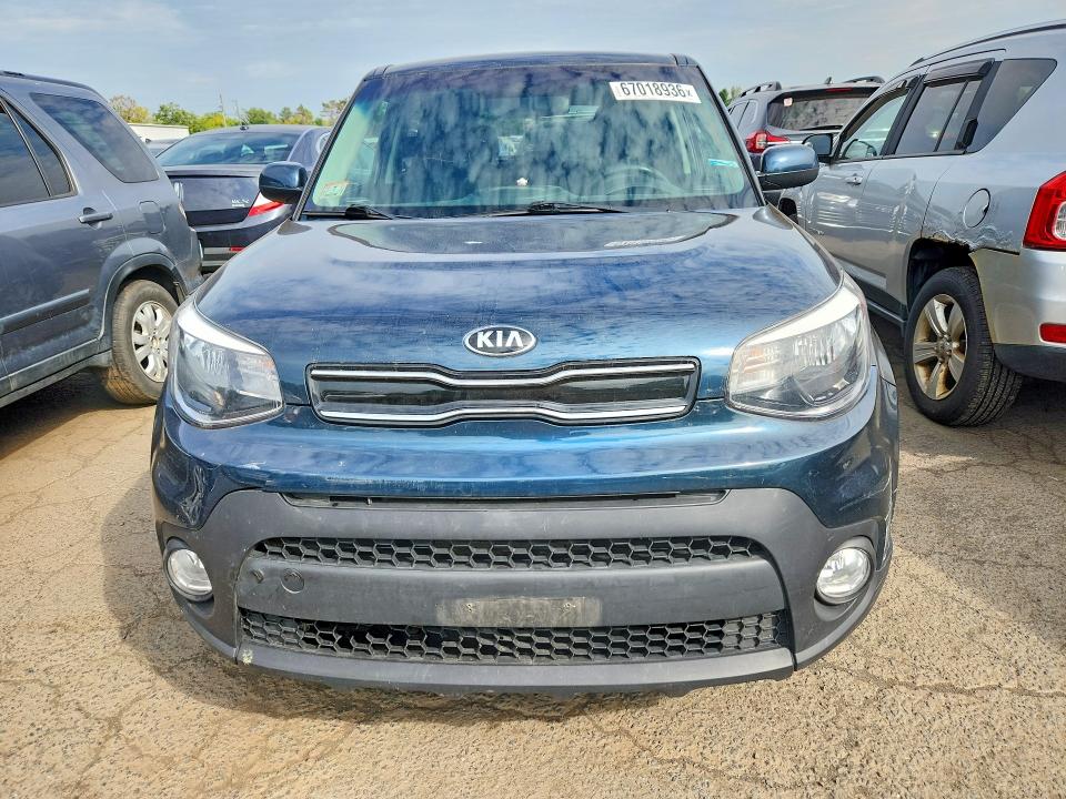 2018 Kia Soul მანქანა იყიდება აუქციონზე, vin: KNDJP3A56J7587664, აუქციონის ნომერი: 67018936