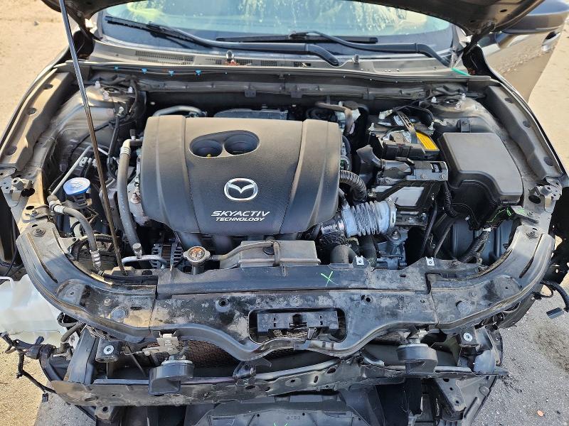 68982476 :رقم المزاد ، 3MZBN1L30JM250114 vin ، 2018 Mazda 3 مزاد بيع