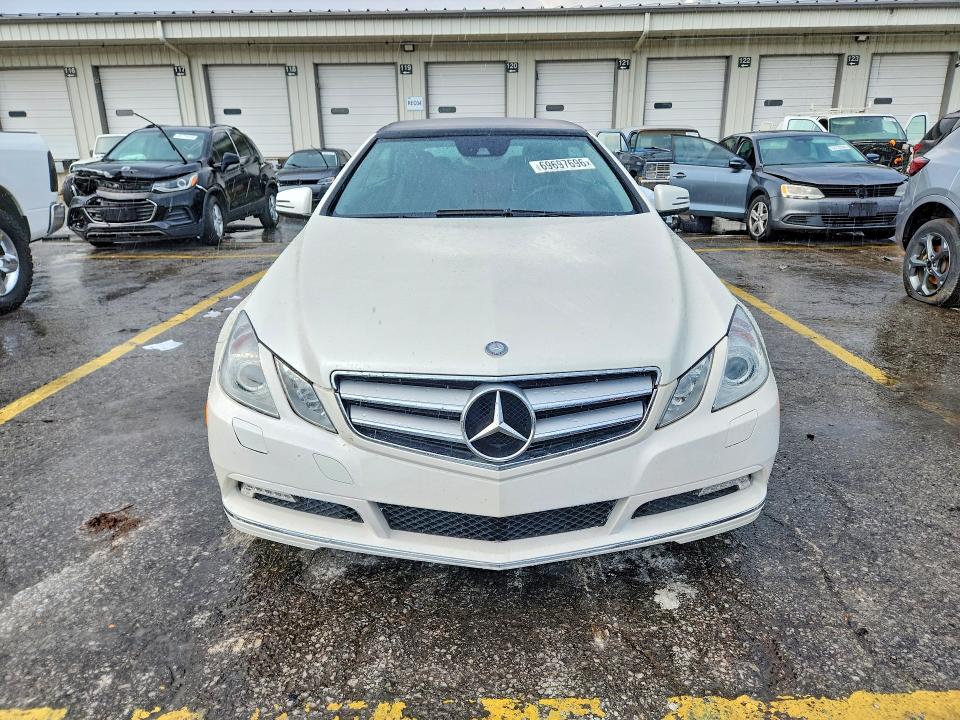 Продажа на аукционе авто 2011 Mercedes-benz E, vin: WDDKK5GFXBF080696, номер лота: 69697696