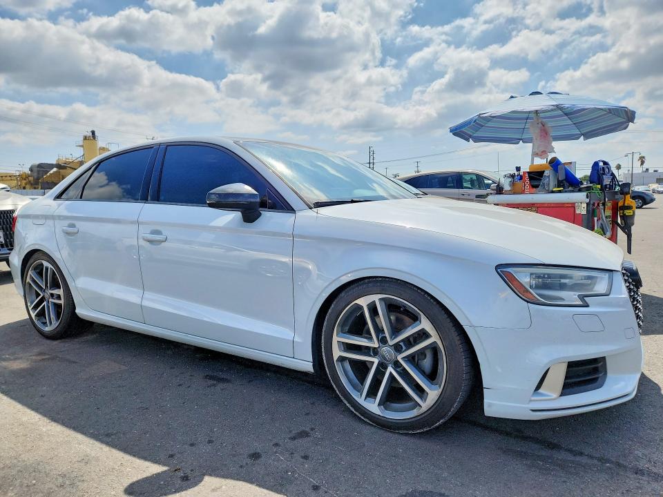 Продажа на аукционе авто 2017 Audi A3, vin: WAUB8GFF2H1019450, номер лота: 69901836