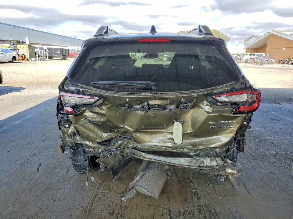 69632226 :رقم المزاد ، 4S4BTGPD7P3174721 vin ، 2023 Subaru Outback مزاد بيع