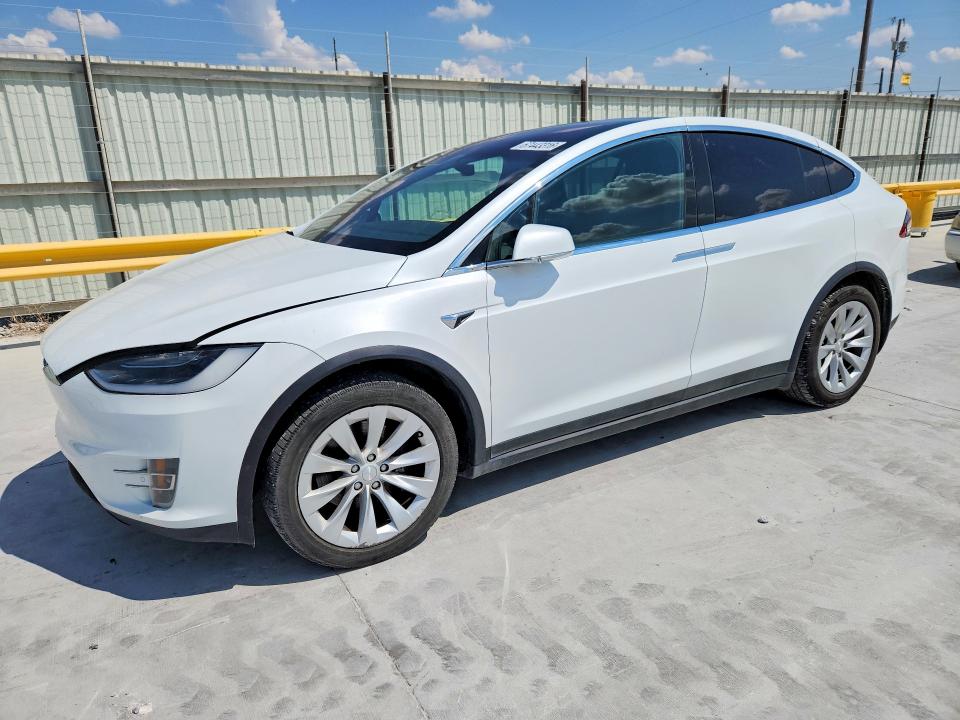 2018 Tesla Model X მანქანა იყიდება აუქციონზე, vin: 5YJXCDE25JF133847, აუქციონის ნომერი: 67443316