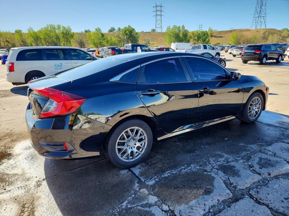 66967746 :رقم المزاد ، 2HGFC2F5XHH549570 vin ، 2017 Honda Civic مزاد بيع