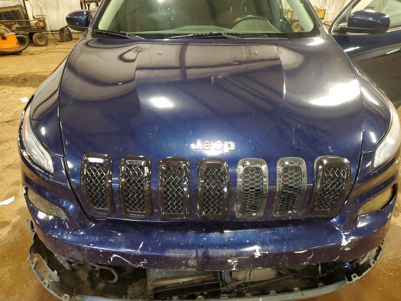 68202946 :رقم المزاد ، 1C4PJLCB8GW293759 vin ، 2016 Jeep Cherokee مزاد بيع