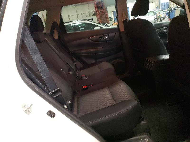 70673026 :رقم المزاد ، 5N1AT2MV7HC896512 vin ، 2017 Nissan Rogue مزاد بيع