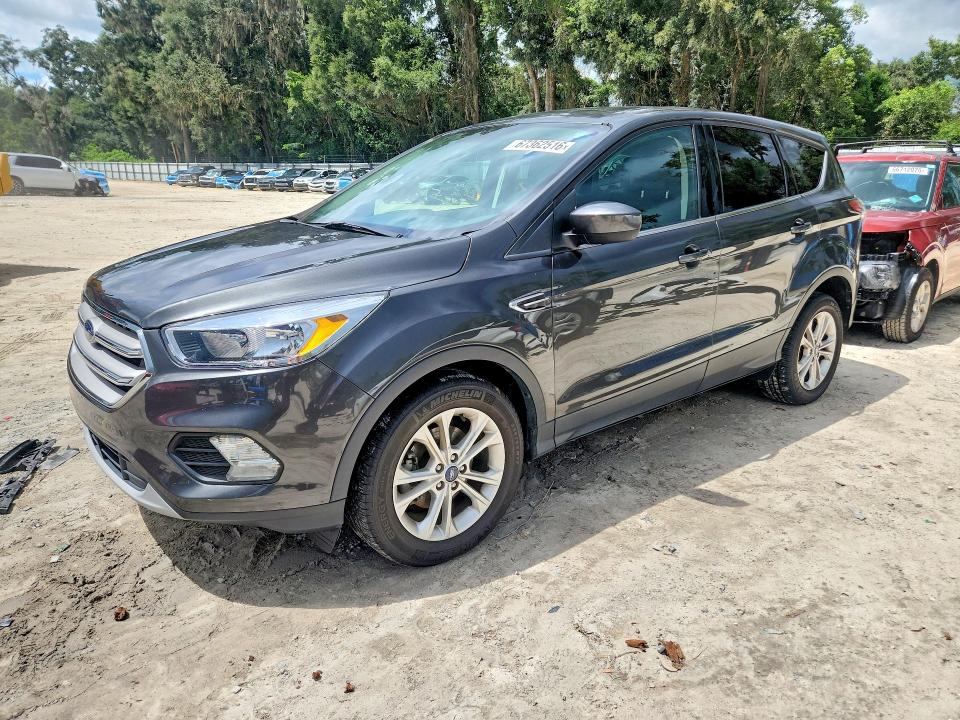 2017 Ford Escape მანქანა იყიდება აუქციონზე, vin: 1FMCU0GD4HUB06400, აუქციონის ნომერი: 67362516