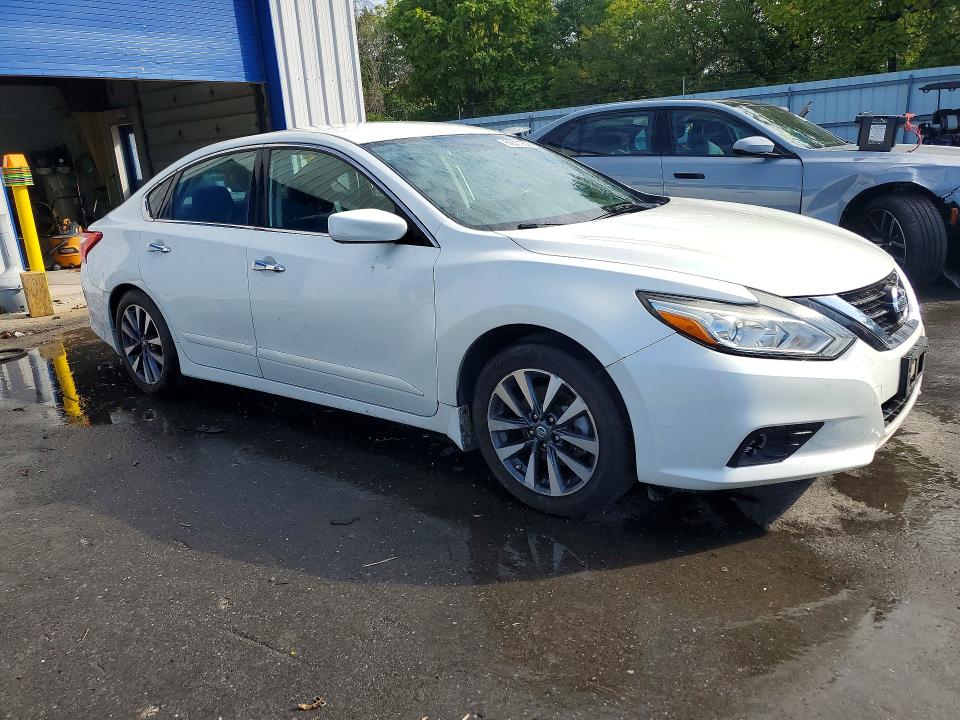 2017 Nissan Altima მანქანა იყიდება აუქციონზე, vin: 1N4AL3APXHC203163, აუქციონის ნომერი: 69037506