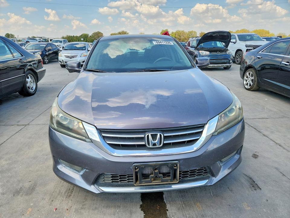 Продажа на аукционе авто 2015 Honda Accord, vin: 1HGCR2F81FA232588, номер лота: 69411336